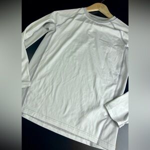 Patagonia Boy’s White & Grey Logo Long Sleeve Shirt Size Large (12) EUC